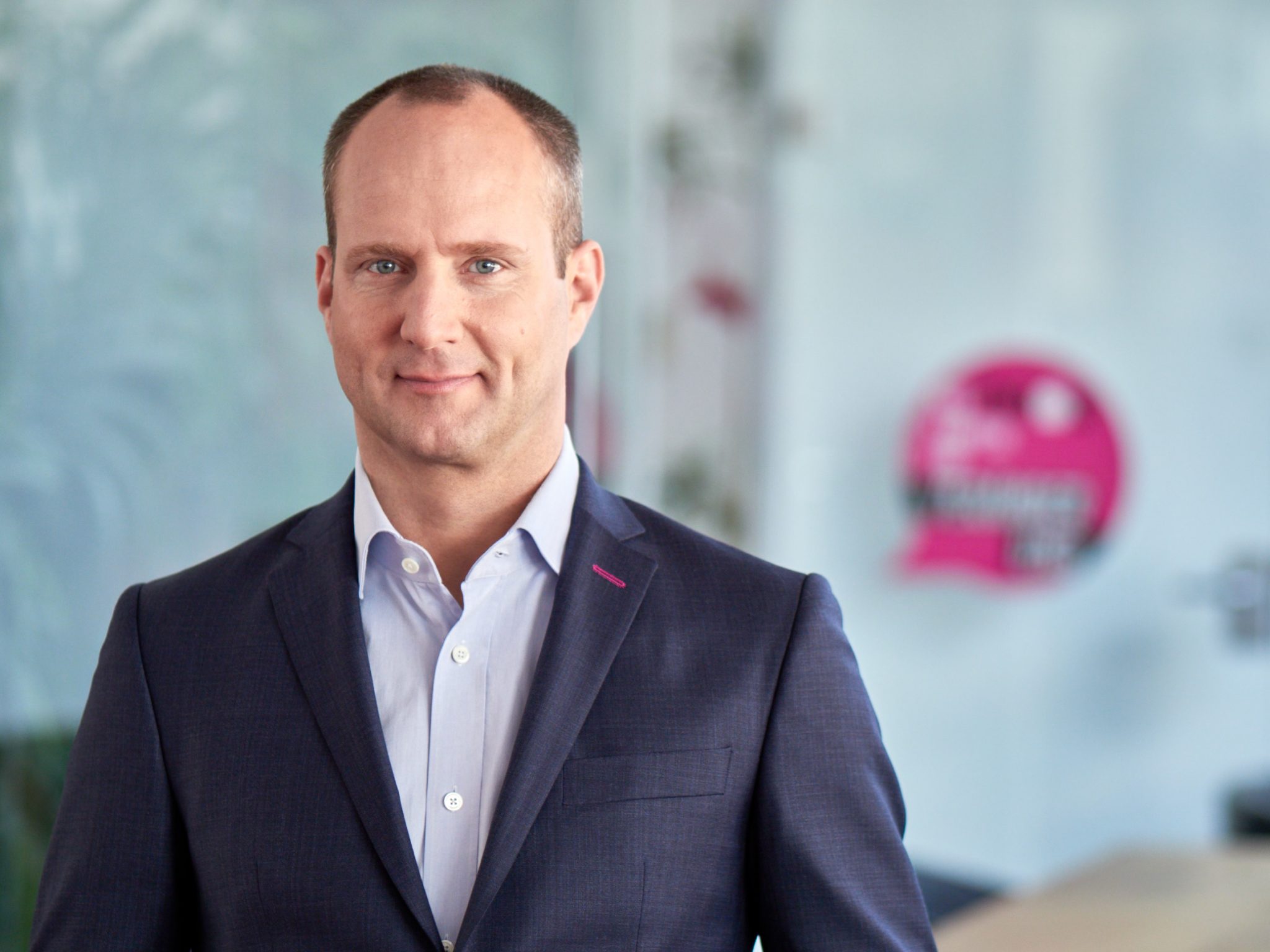 INTERVIEW MATTHIAS STROLZ___NEOS